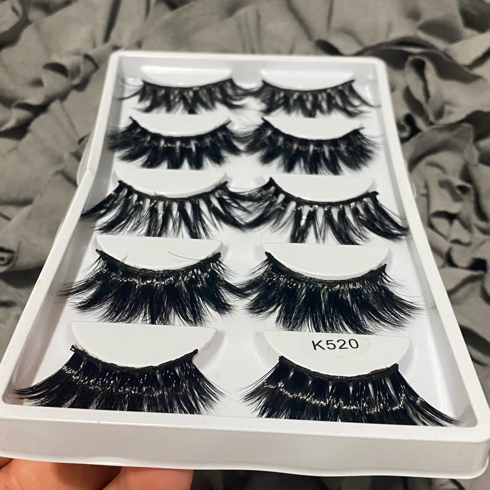 Wispy False Lashes Set - Picture 6 of 8